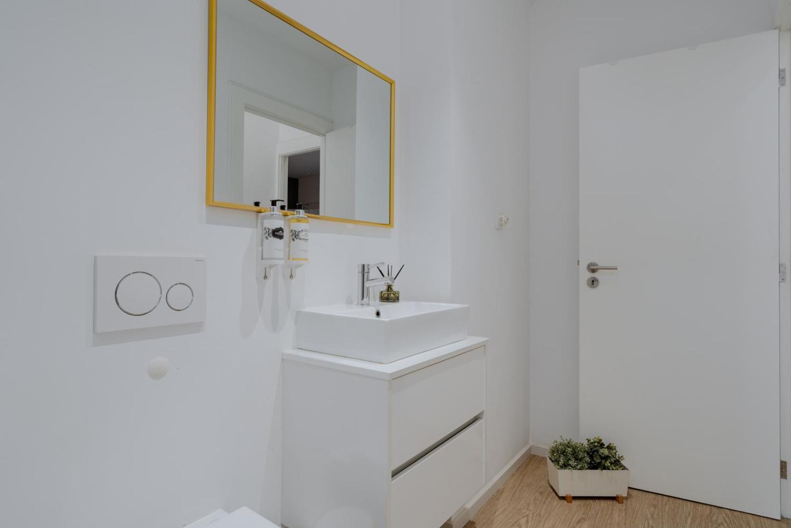 Downtown Terrace Flat With Ac And Patio - Feel Like A Local Apartamento Porto Exterior foto